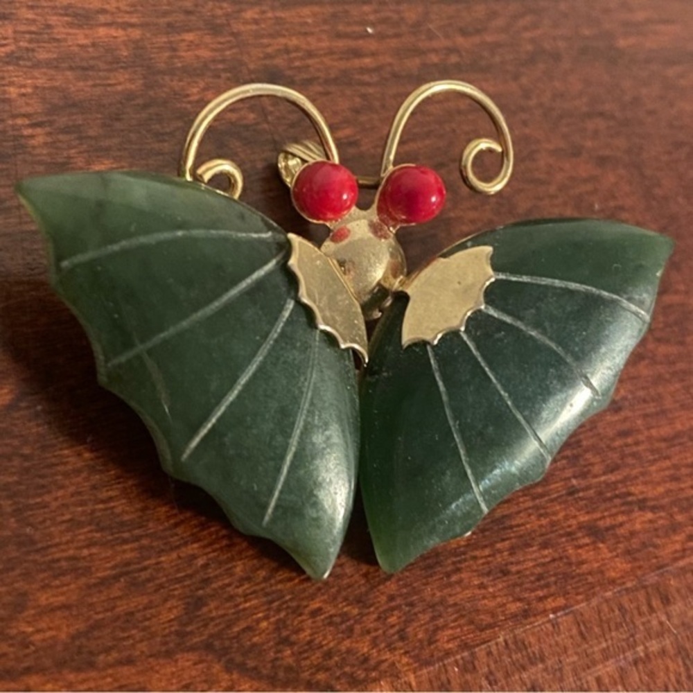 Vintage jade moth/butterfly pin/brooch/pendant great vintage condition
